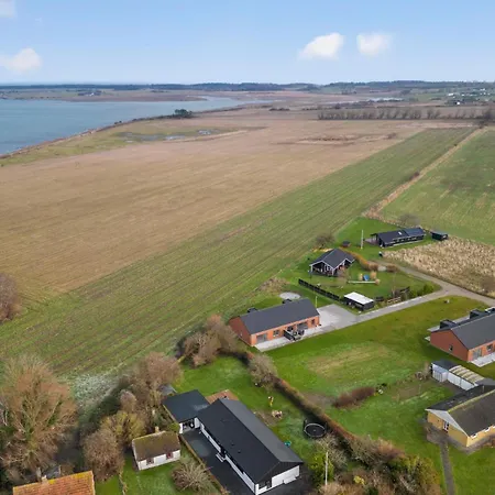 Stunning In Endelave With Wifi Sonderby (Midtjylland)